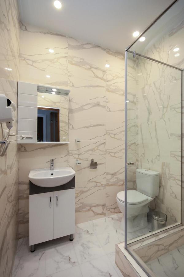 Hillside Guest House Erevan Esterno foto