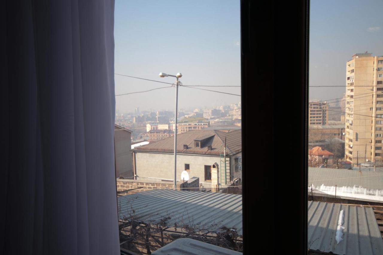 Hillside Guest House Erevan Esterno foto