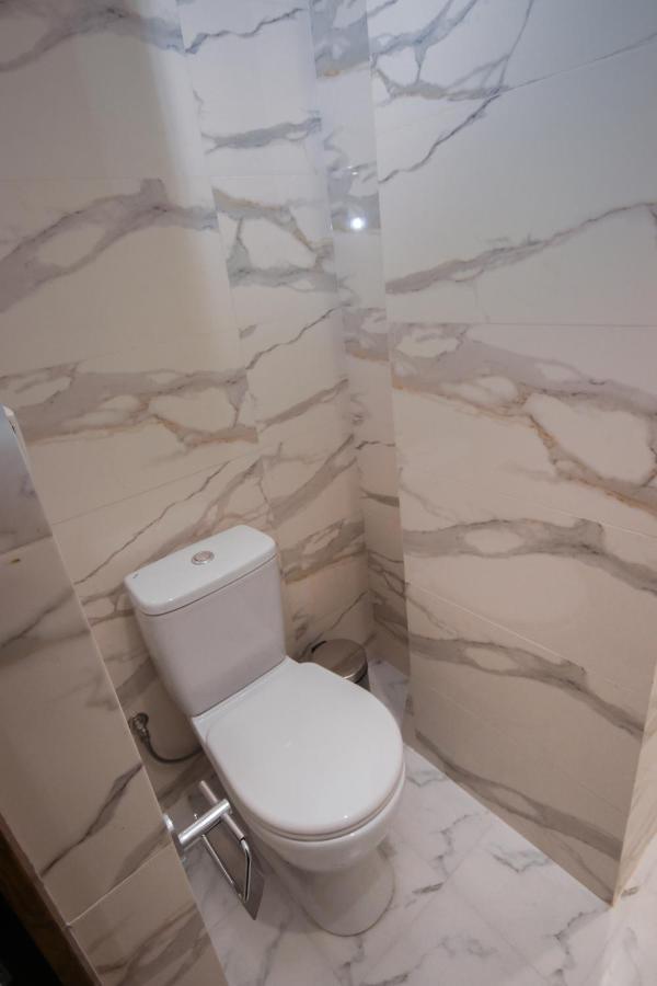 Hillside Guest House Erevan Esterno foto