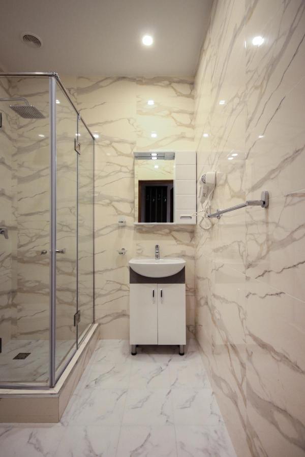Hillside Guest House Erevan Esterno foto