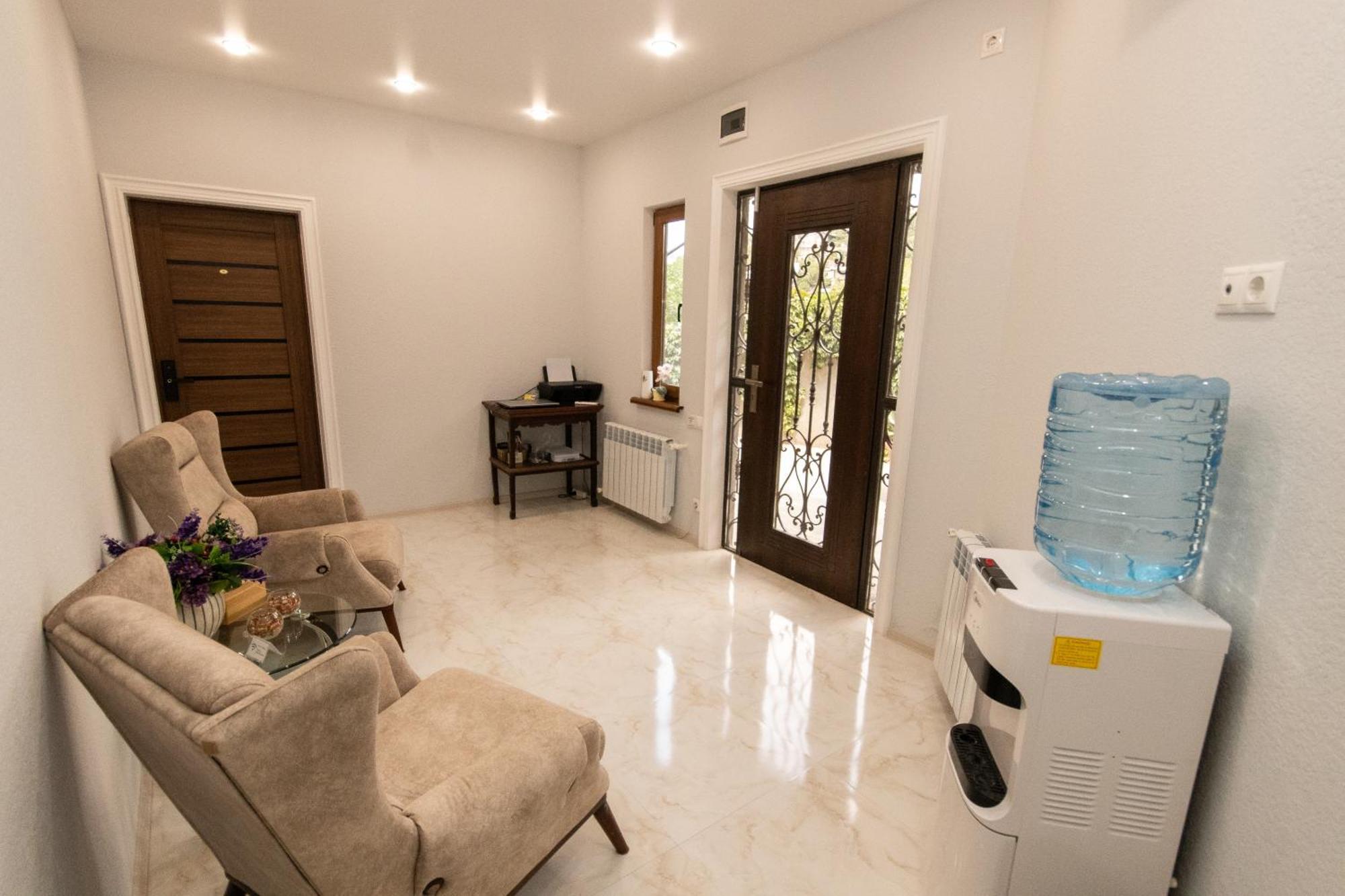 Hillside Guest House Erevan Esterno foto
