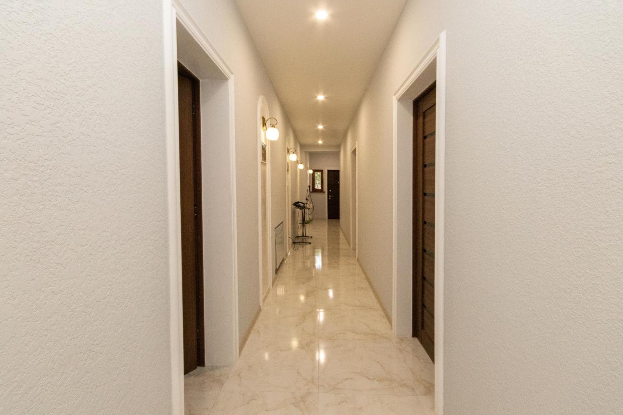Hillside Guest House Erevan Esterno foto